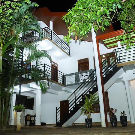 אנוראדפורה Forest View Home Stay מראה חיצוני תמונה