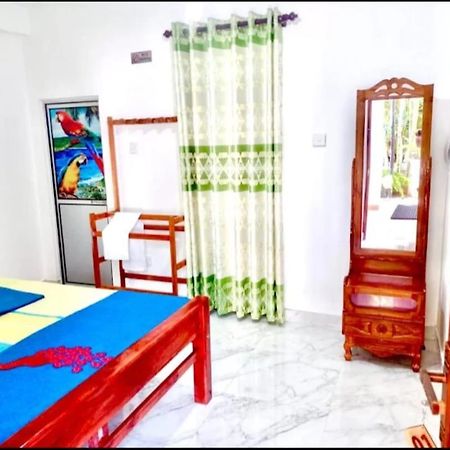 אנוראדפורה Forest View Home Stay מראה חיצוני תמונה
