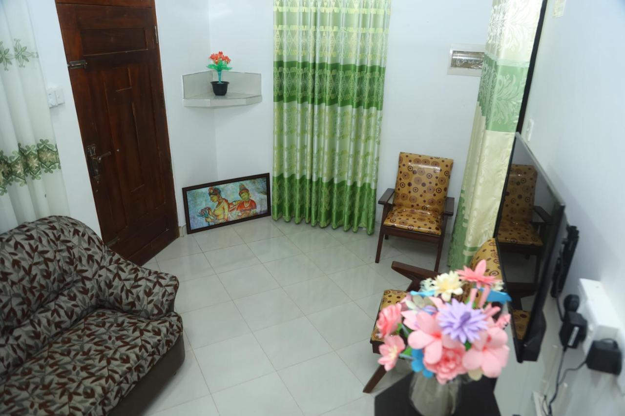 אנוראדפורה Forest View Home Stay מראה חיצוני תמונה