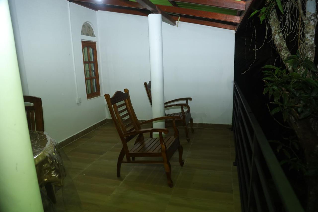 אנוראדפורה Forest View Home Stay מראה חיצוני תמונה