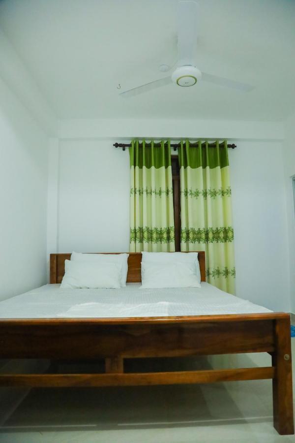 אנוראדפורה Forest View Home Stay מראה חיצוני תמונה