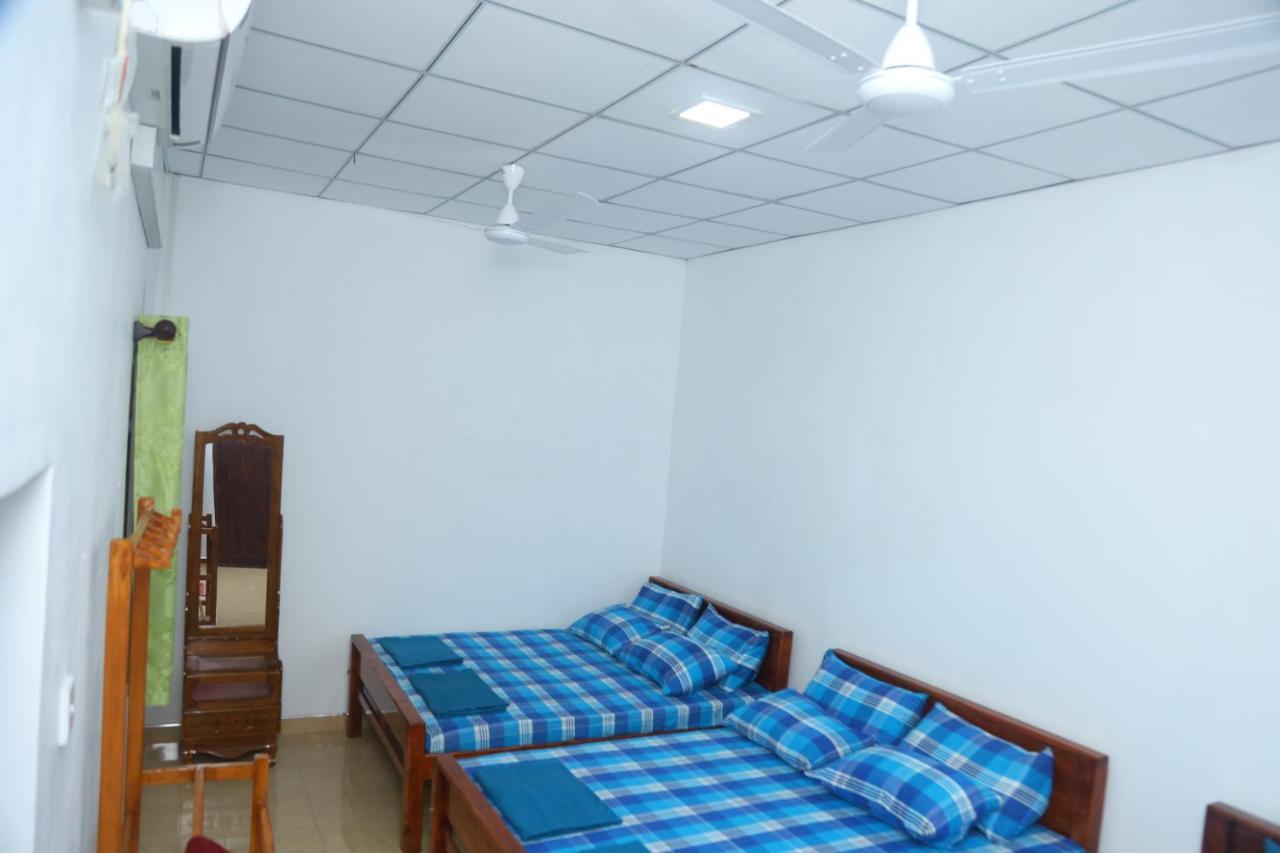 אנוראדפורה Forest View Home Stay מראה חיצוני תמונה