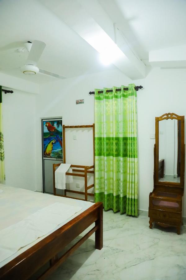 אנוראדפורה Forest View Home Stay מראה חיצוני תמונה
