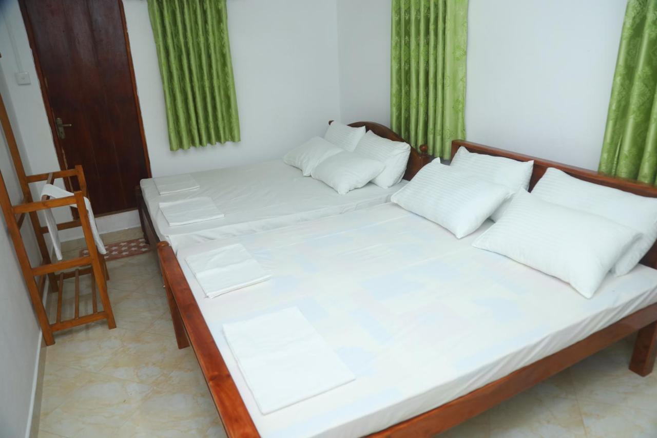 אנוראדפורה Forest View Home Stay מראה חיצוני תמונה
