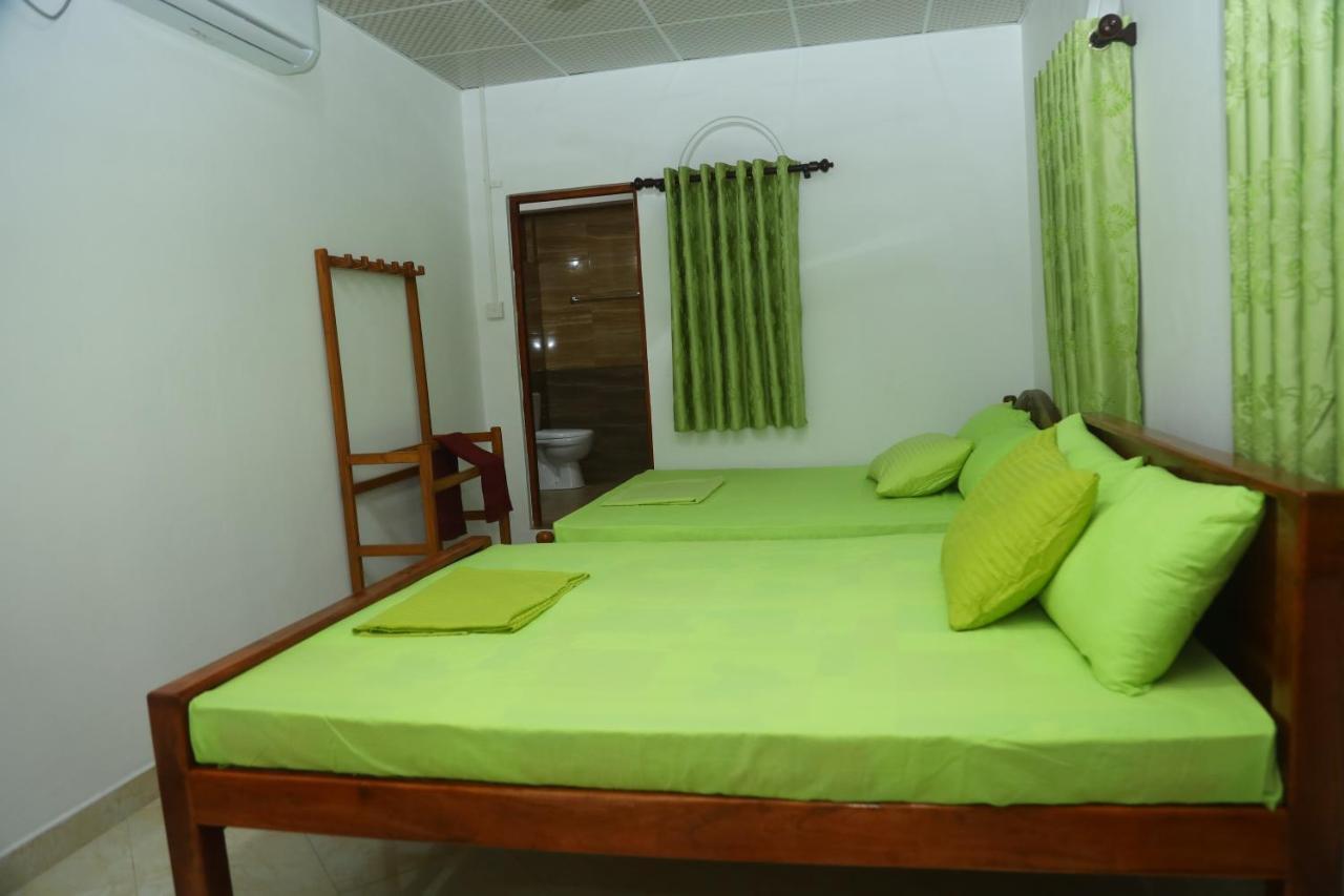 אנוראדפורה Forest View Home Stay מראה חיצוני תמונה