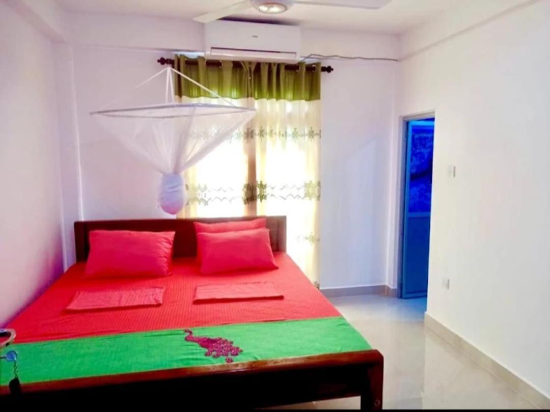 אנוראדפורה Forest View Home Stay מראה חיצוני תמונה