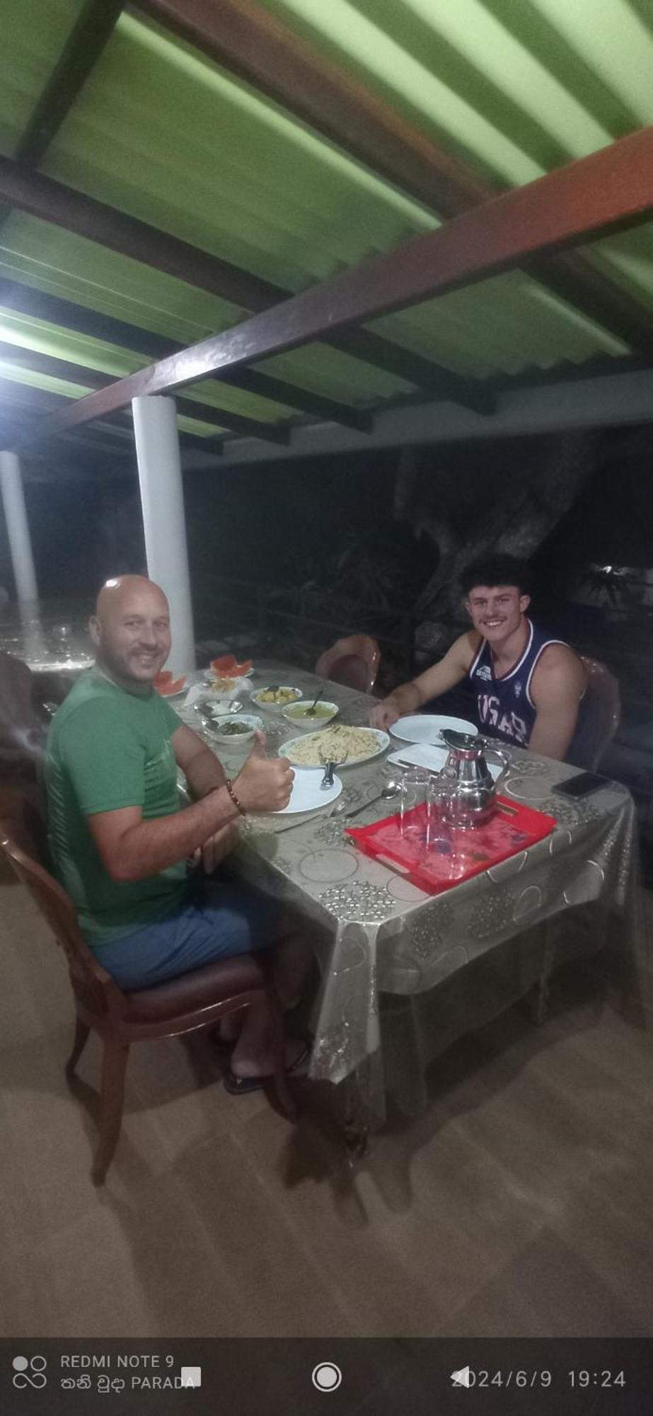 אנוראדפורה Forest View Home Stay חדר תמונה